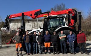 Valtra Schlepper T175D + Epsilon Forstkran M70F